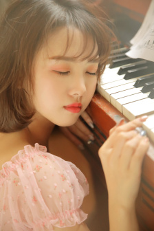 黑皮辣妹